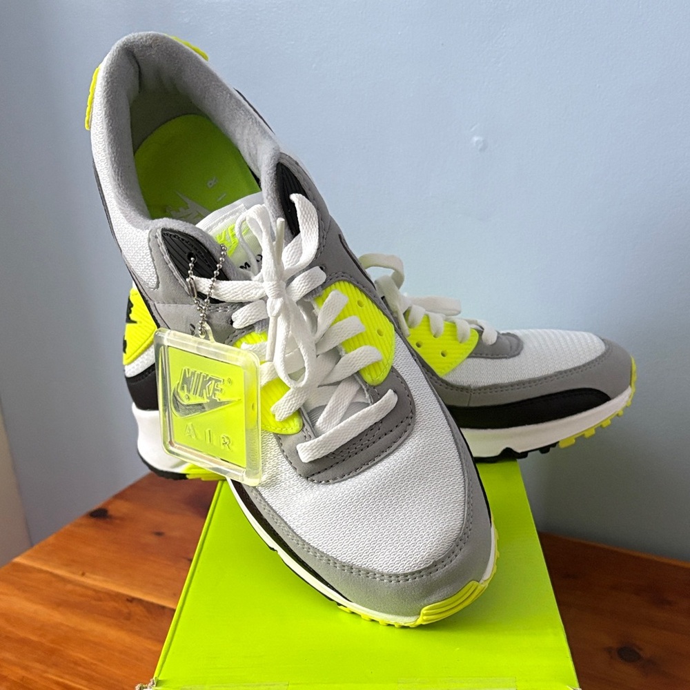 Nike Air max 90 Sneakers in Gray and Bright Yellow